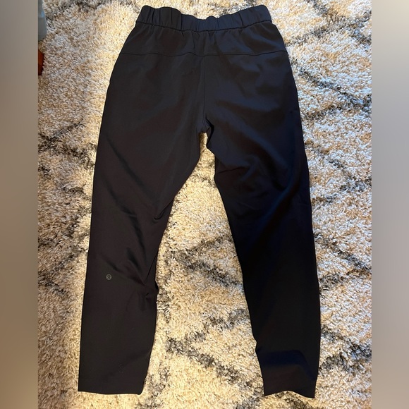 Lululemon On The Fly 7/8 Pant in Black size 4 - Picture 5 of 8